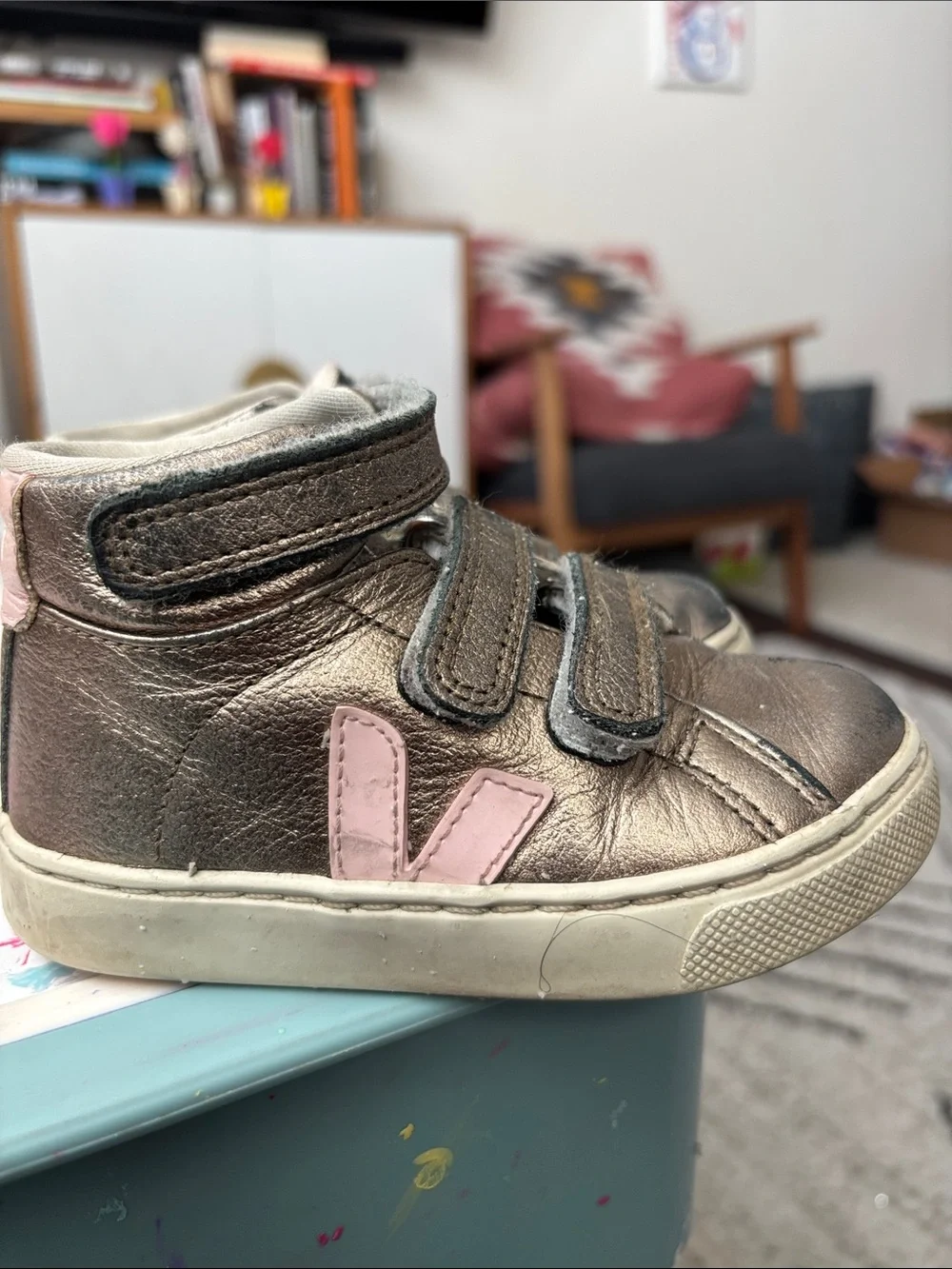 Veja Metallic Bronze Kids High-Top Sneakers with Pink Accent 8.5 toddler